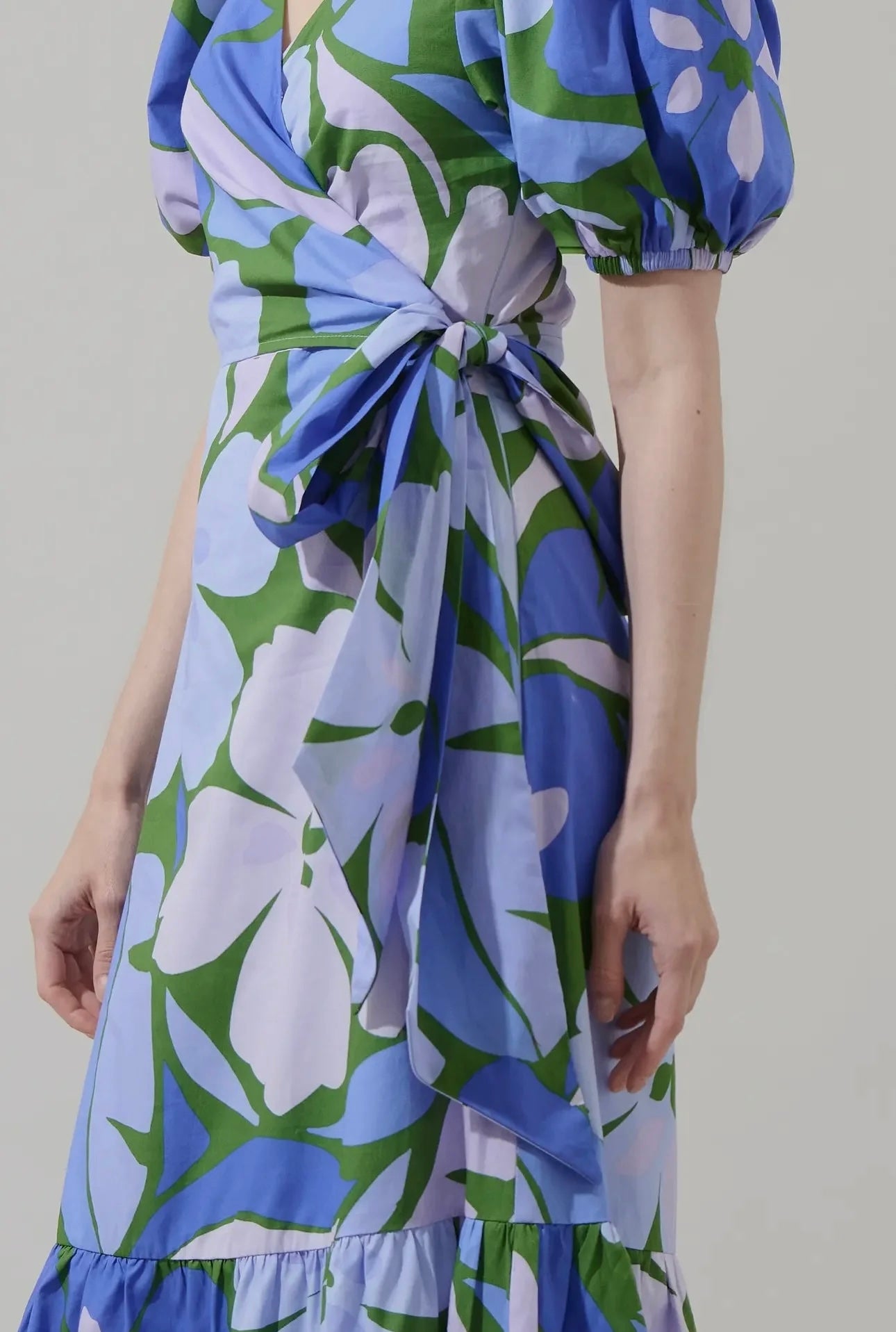 Vestido Midi Floral Cruzado