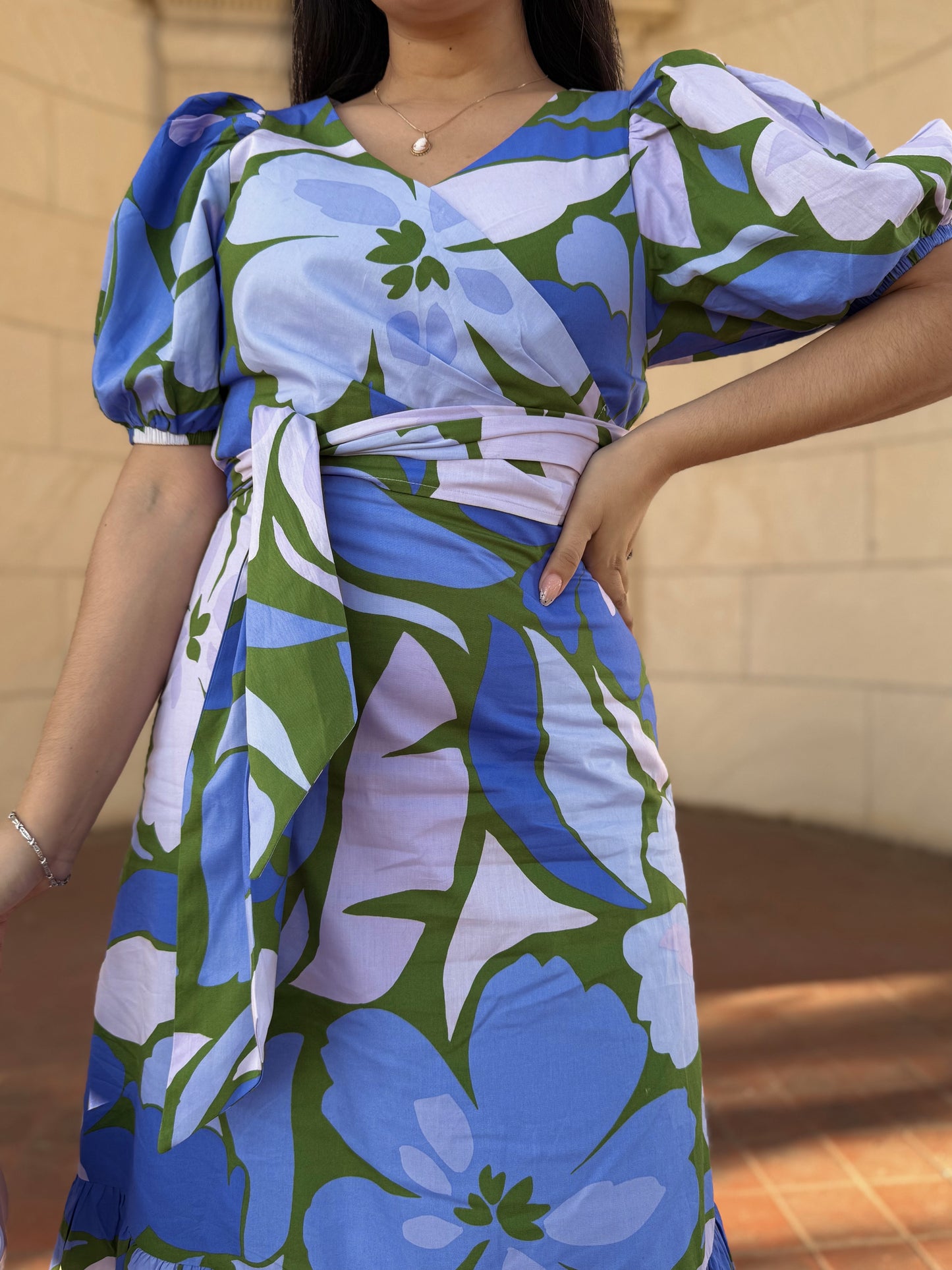 Vestido Midi Floral Cruzado